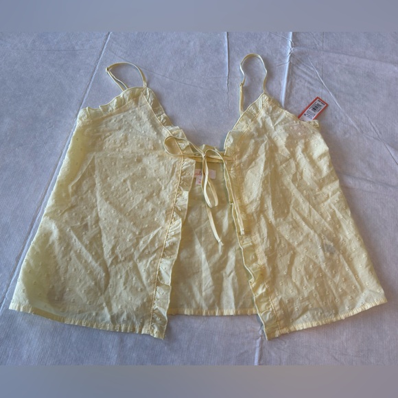 Colsie Yellow Ruffle Tie-Front Cami - Picture 2 of 5
